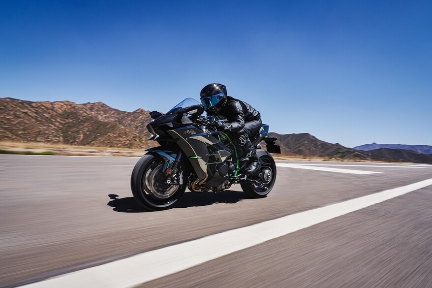 Kawasaki Ninja H2 , torna nel 2027: le FOTO