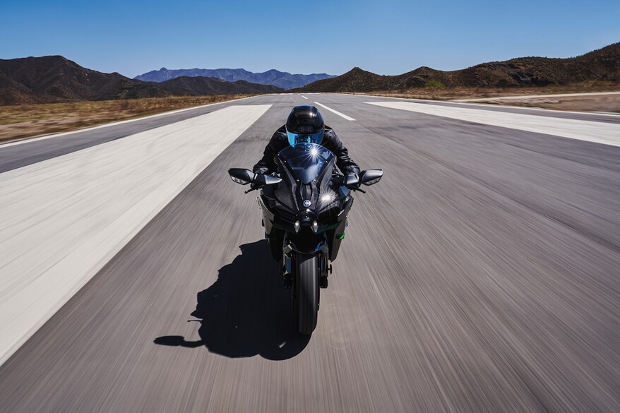 Kawasaki Ninja H2 , torna nel 2027: le FOTO
