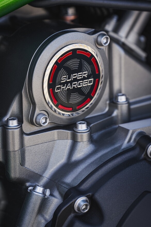 Kawasaki Ninja H2 , torna nel 2027: le FOTO