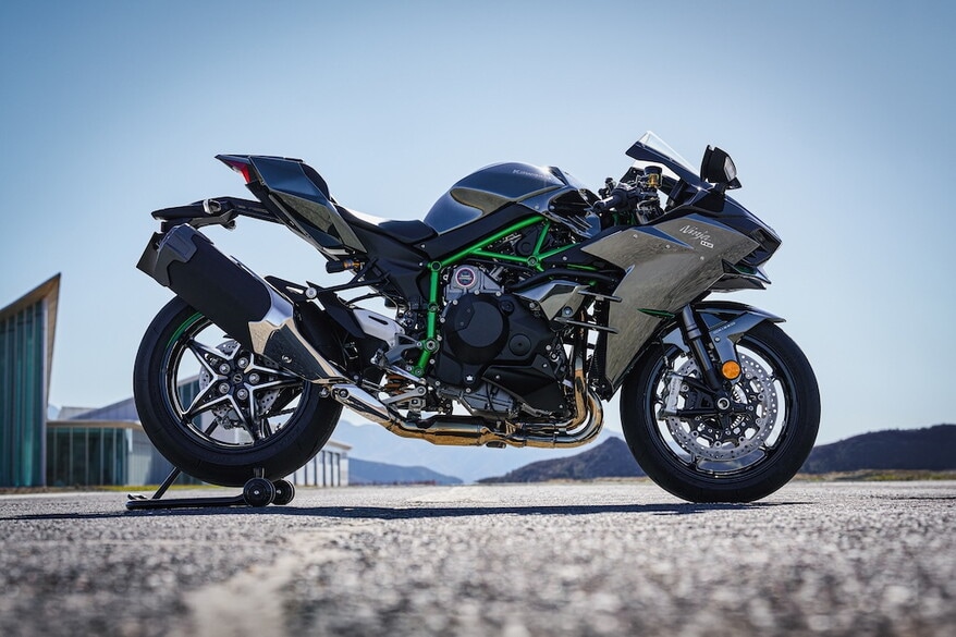 Kawasaki Ninja H2 , torna nel 2027: le FOTO