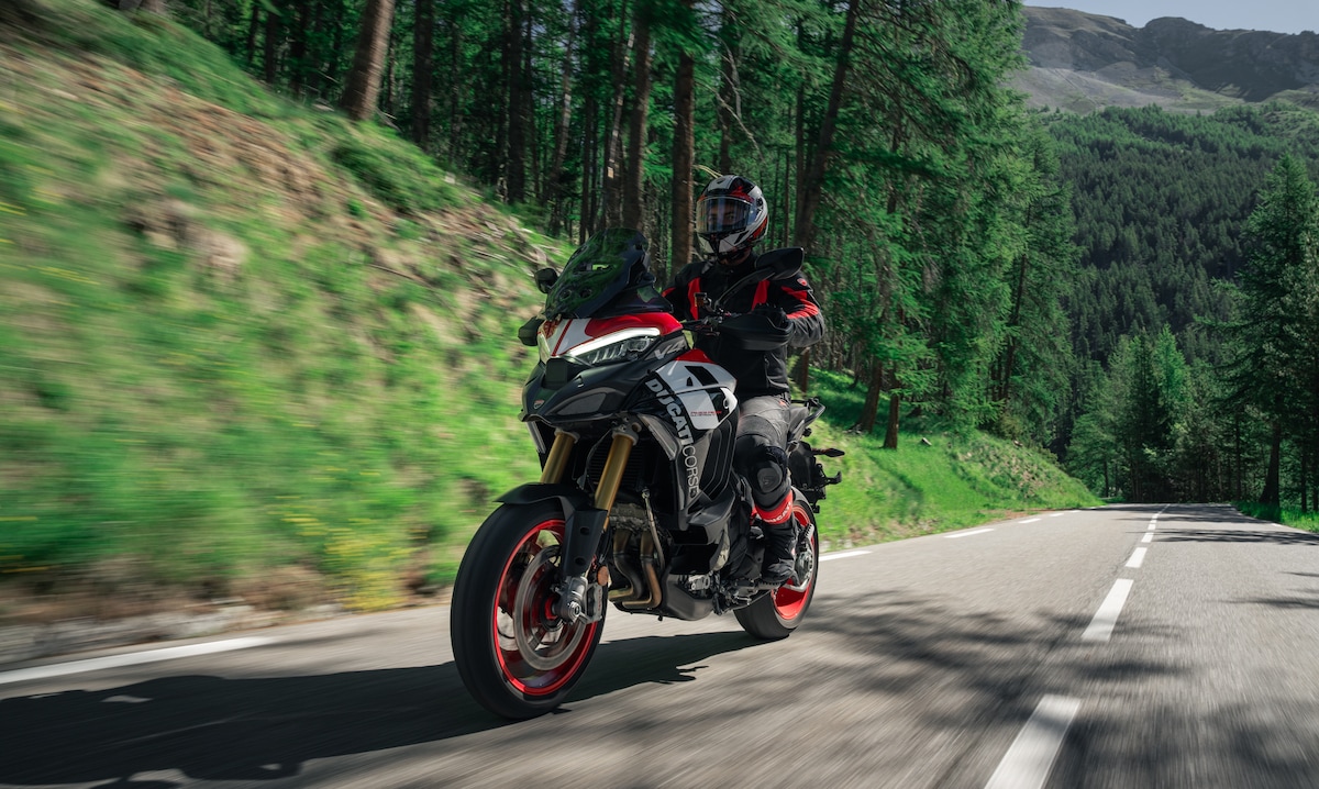 Ducati Multistrada V4 Pikes Peak 2027 con nuova livrea Ducati Corse per il centenario: le foto