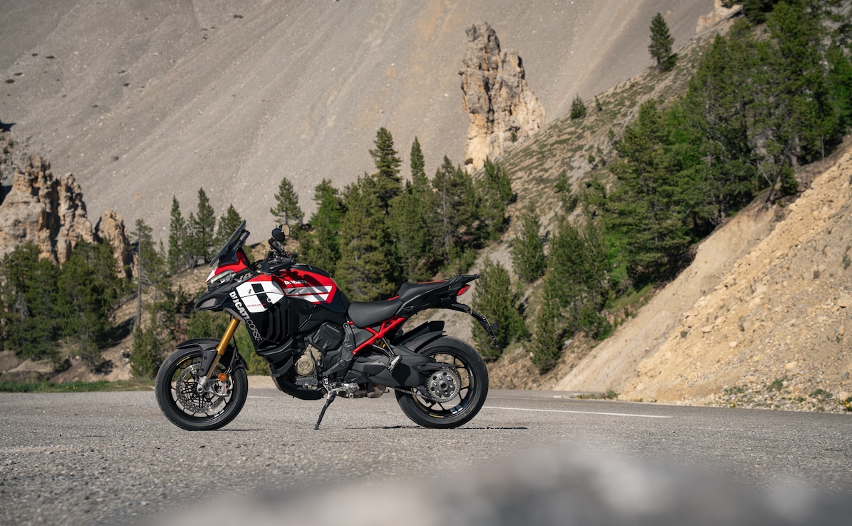 Ducati Multistrada V4 Pikes Peak 2027 con nuova livrea Ducati Corse per il centenario: le foto