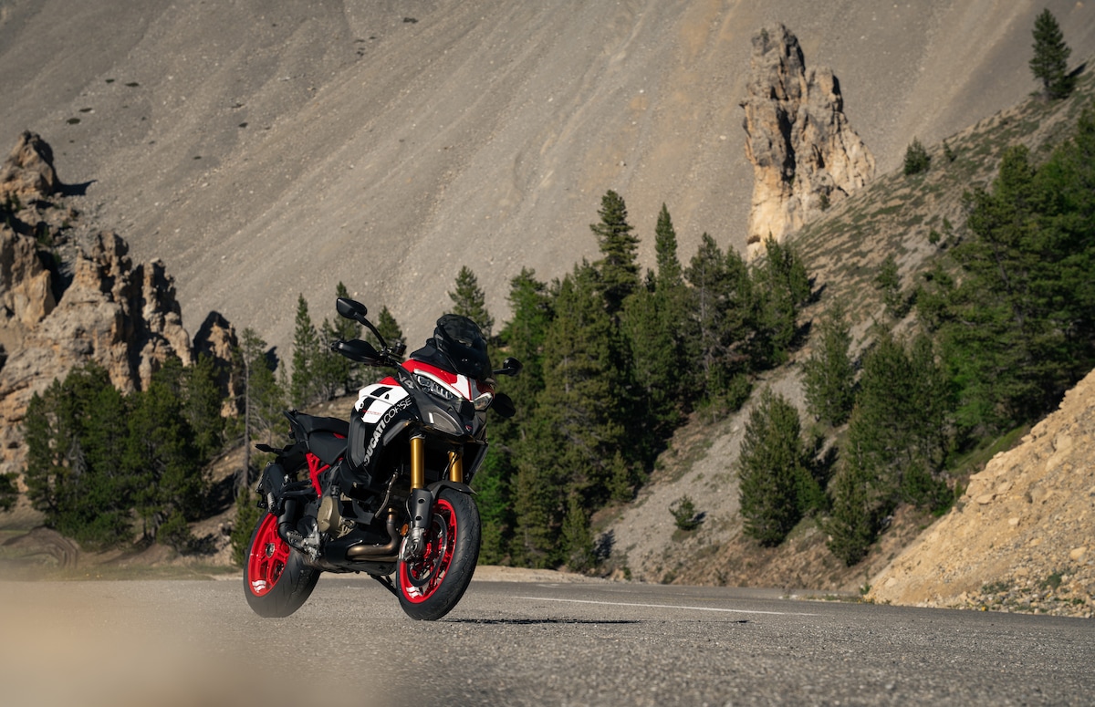 Ducati Multistrada V4 Pikes Peak 2027 con nuova livrea Ducati Corse per il centenario: le foto