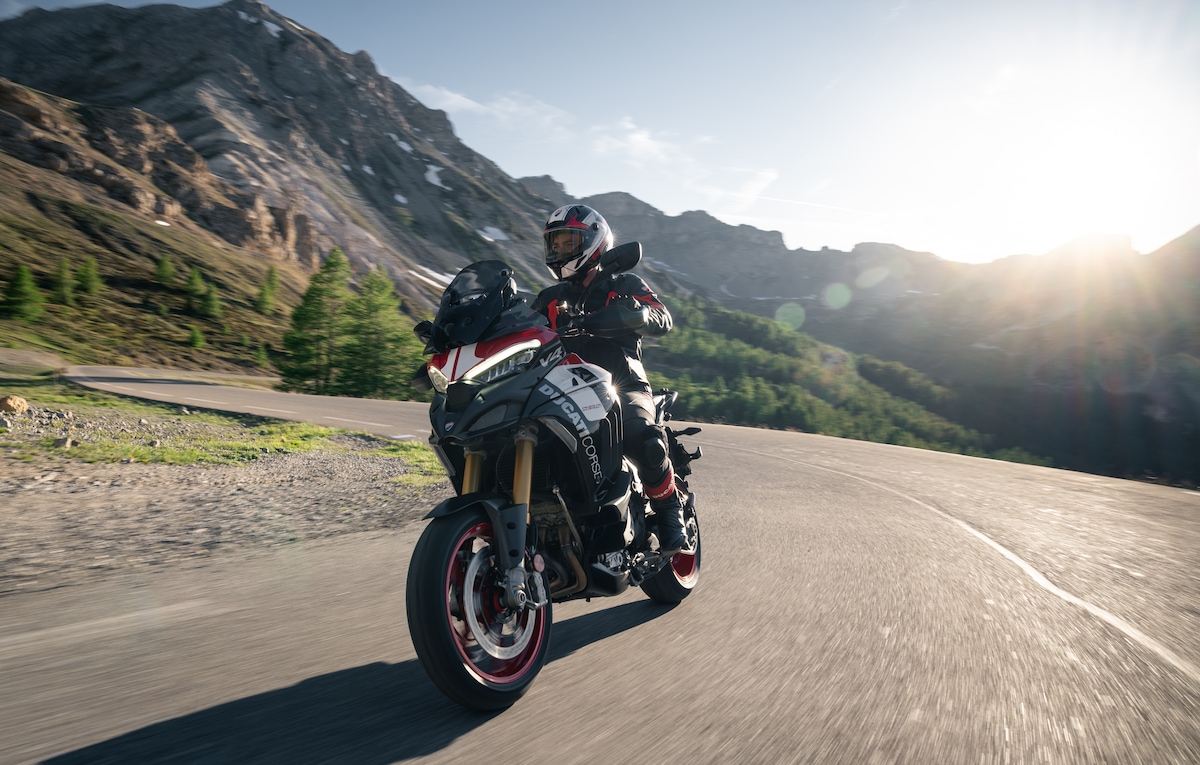 Ducati Multistrada V4 Pikes Peak 2027 con nuova livrea Ducati Corse per il centenario: le foto
