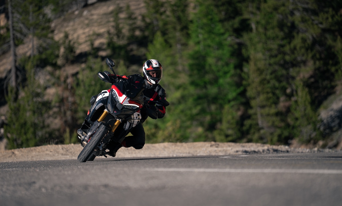 Ducati Multistrada V4 Pikes Peak 2027 con nuova livrea Ducati Corse per il centenario: le foto