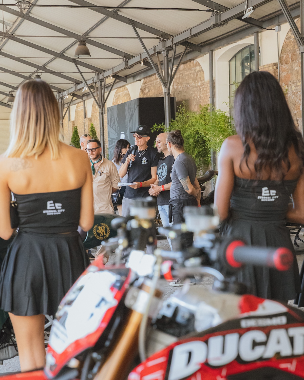 Arte e moto si incontrano a Roma, a Eternal City Moto Show 2026 le special più belle: FOTO