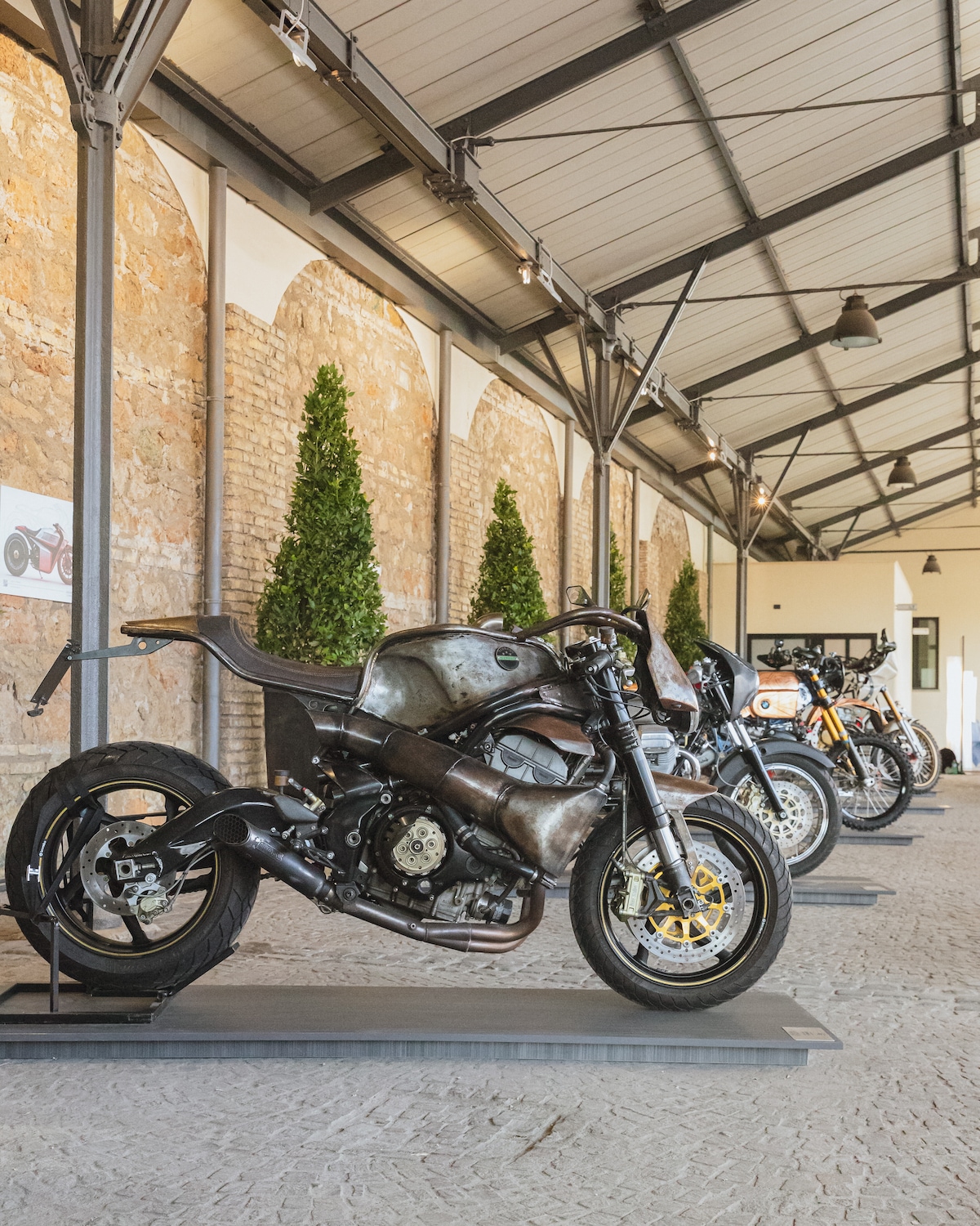 Arte e moto si incontrano a Roma, a Eternal City Moto Show 2026 le special più belle: FOTO