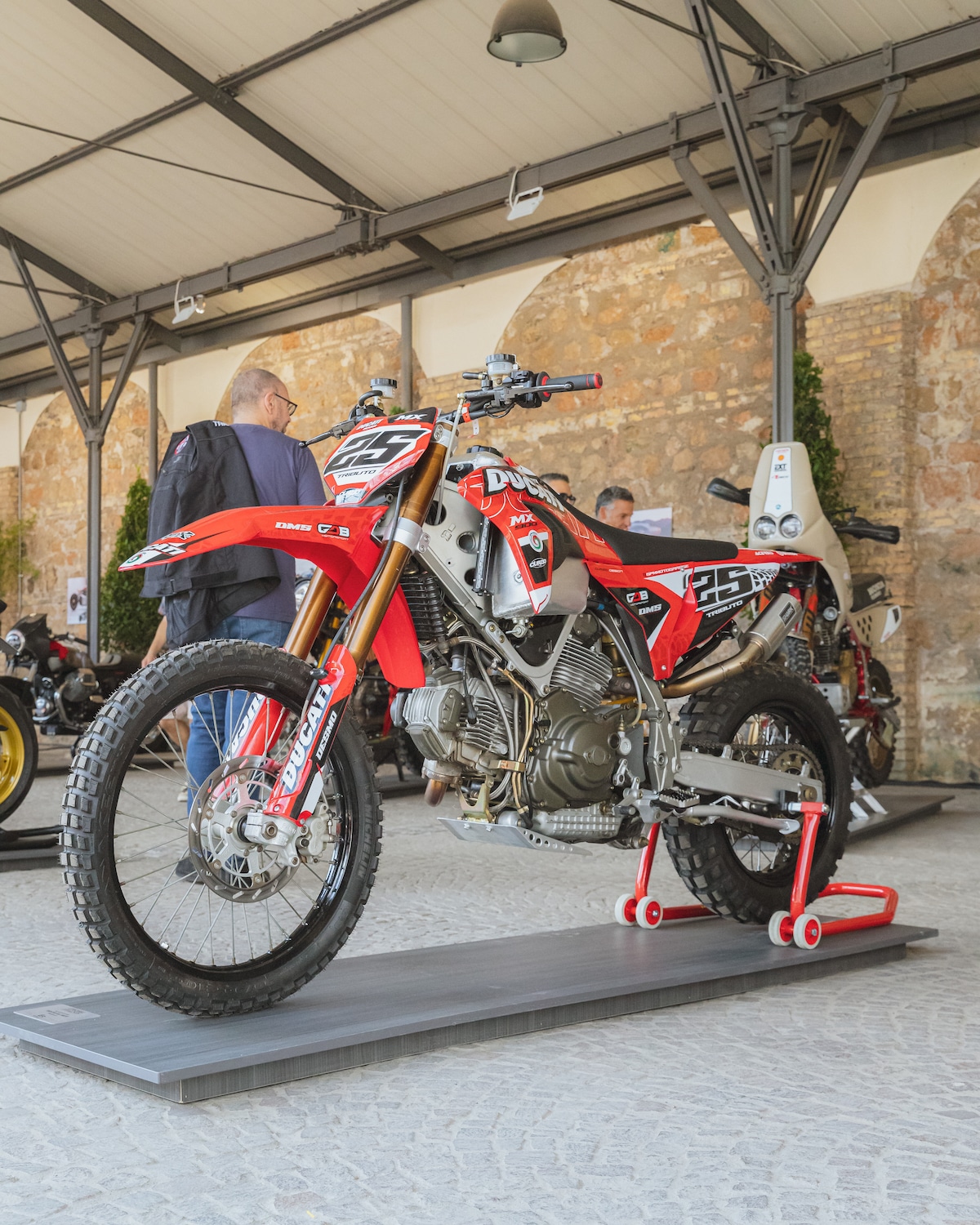 Arte e moto si incontrano a Roma, a Eternal City Moto Show 2026 le special più belle: FOTO