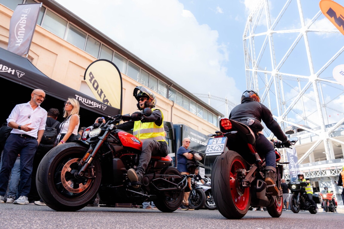 Che festa a Roma, al Gazometro migliaia di appassionati tra moto da provare e cromature: le foto 