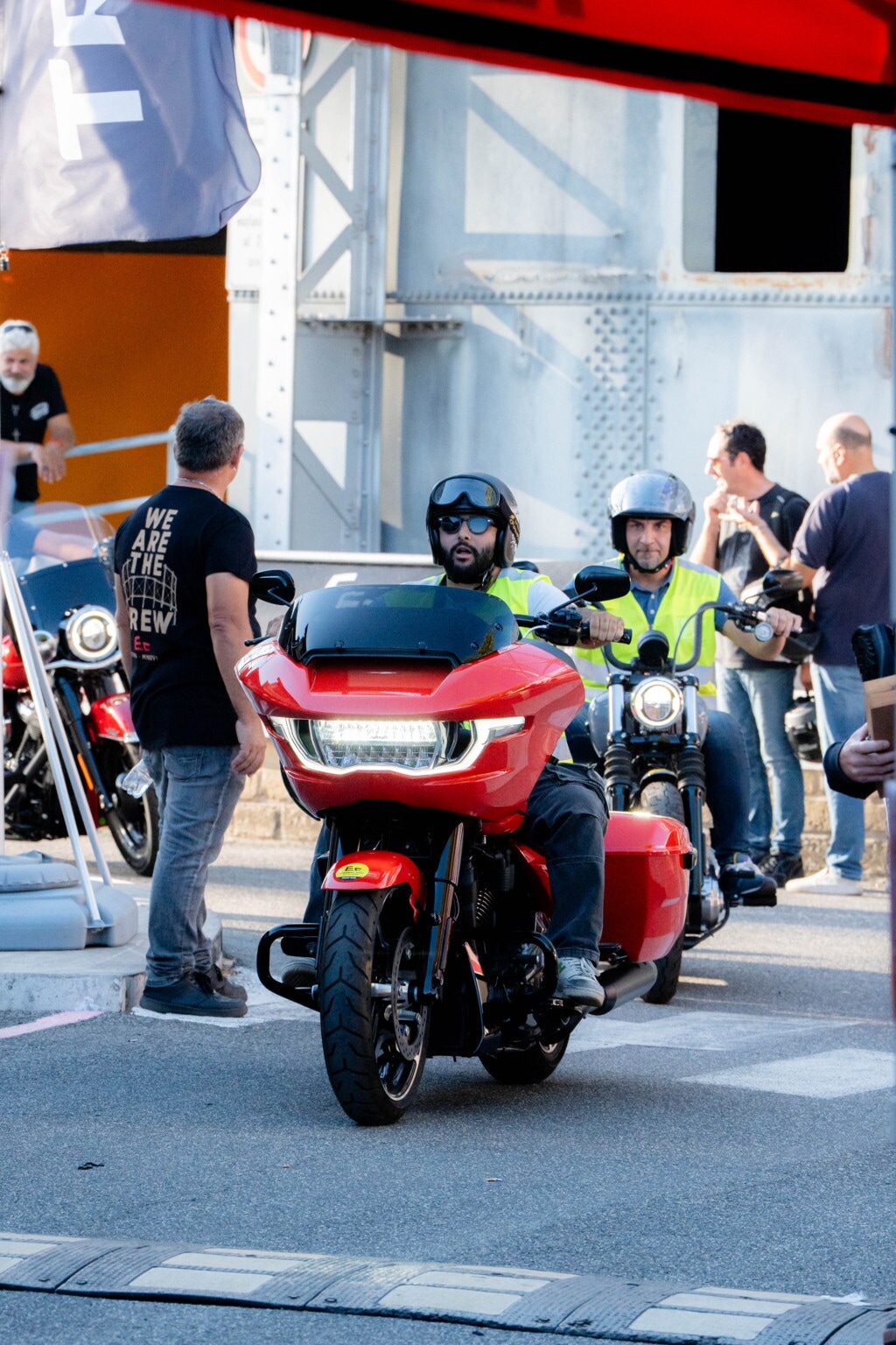Che festa a Roma, al Gazometro migliaia di appassionati tra moto da provare e cromature: le foto 