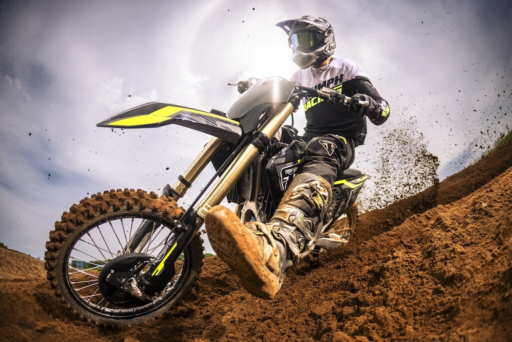 Triumph TF 250-X 2027, spettacolo in pista: le foto