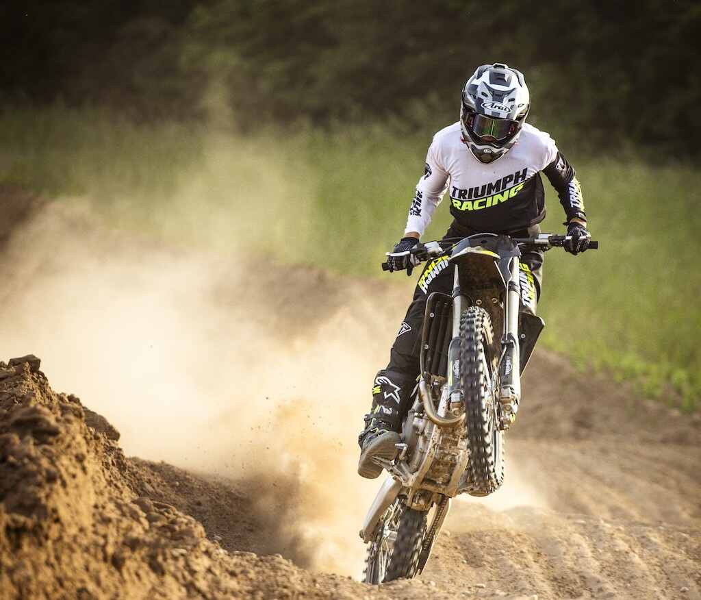 Triumph TF 250-X 2027, spettacolo in pista: le foto