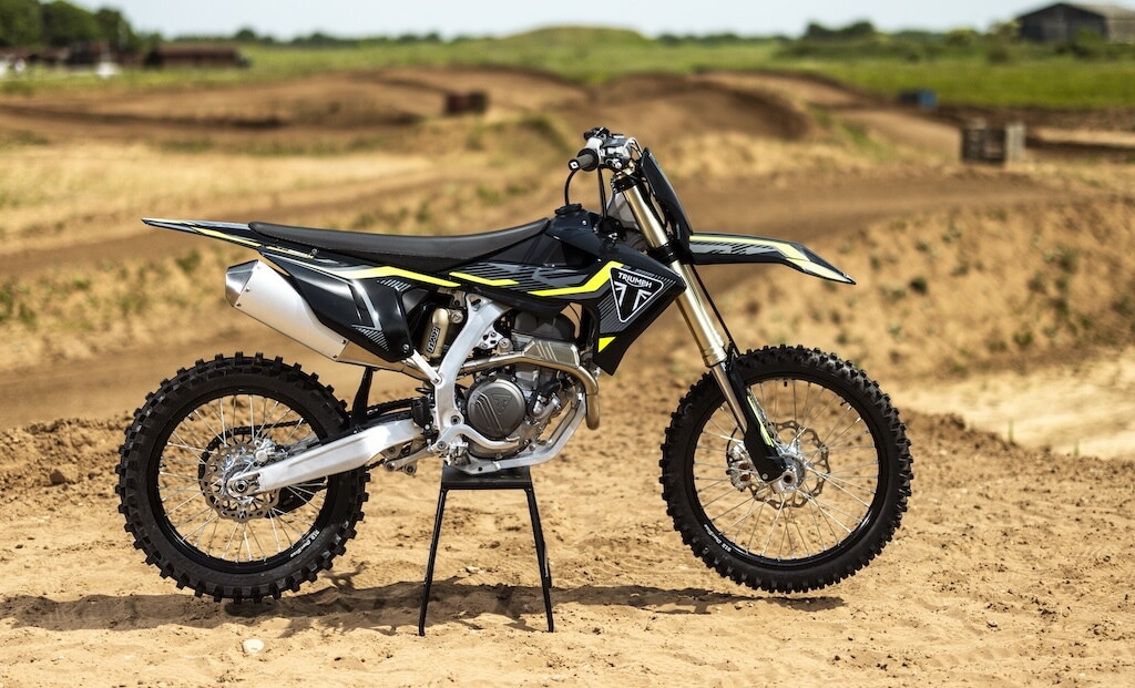 Triumph TF 250-X 2027, spettacolo in pista: le foto