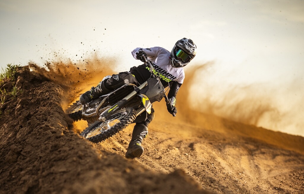 Triumph TF 250-X 2027, spettacolo in pista: le foto