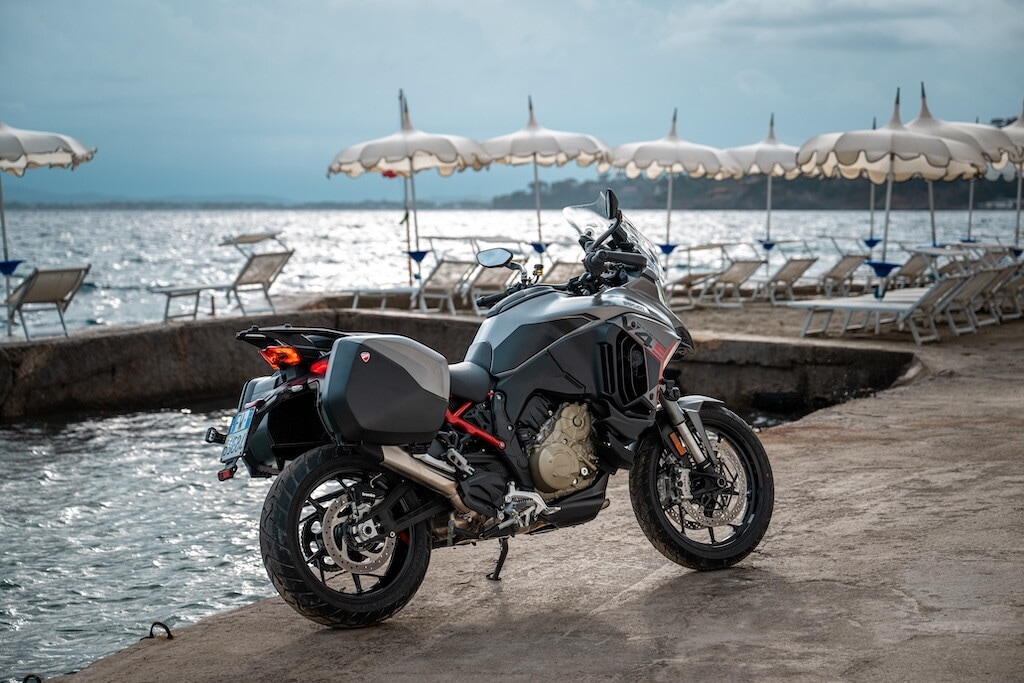 Ducati Multistrada V4 S Grand Tour: nata per macinare chilometri. Le foto