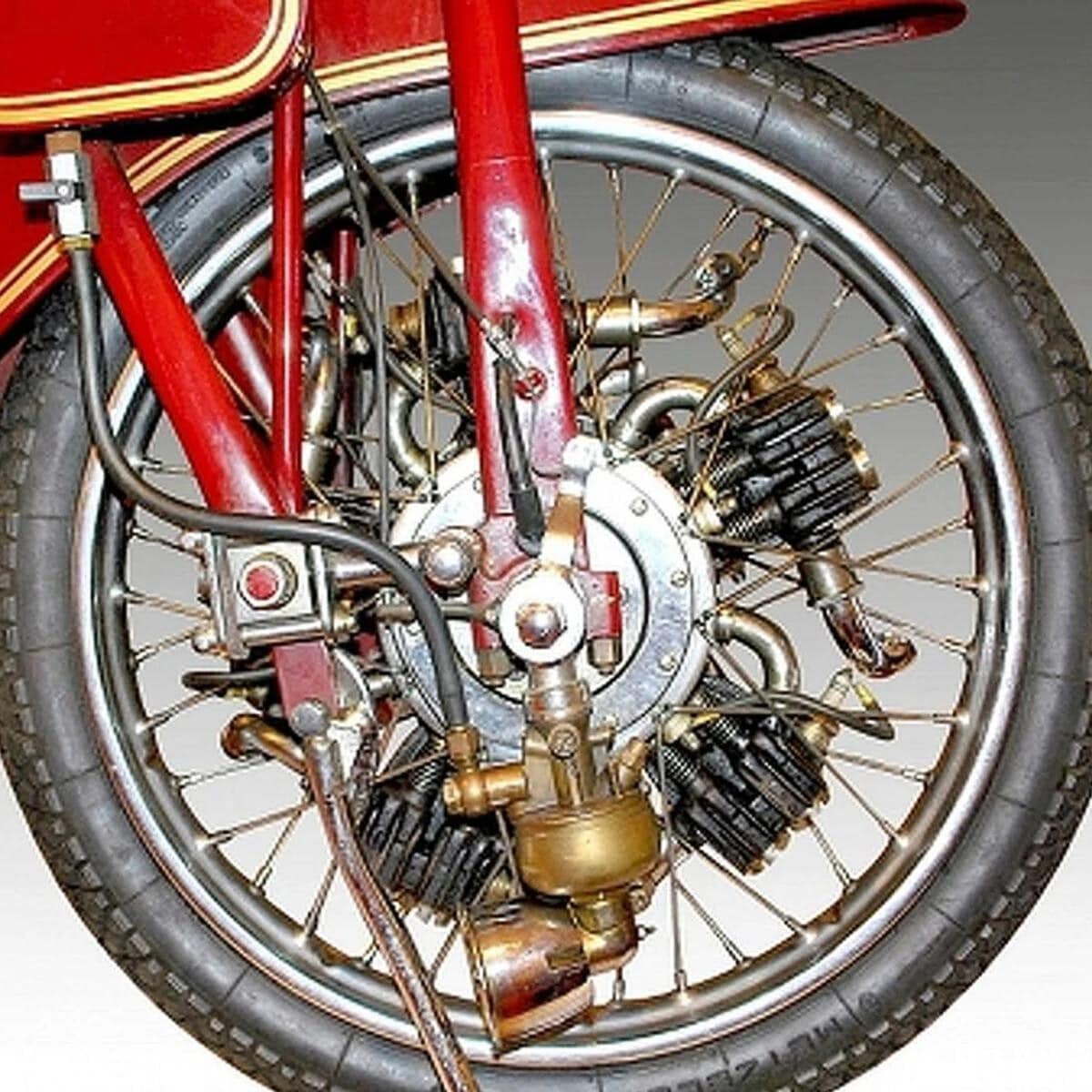 Le moto più coraggiose di sempre: una riesce persino a volare