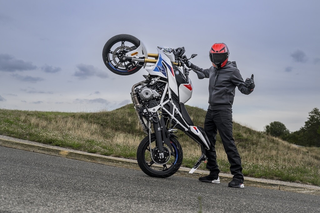 BMW F 450 R: la nuova naked A2 promette divertimento. Le foto