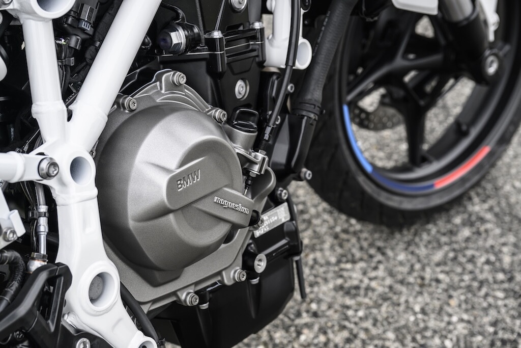 BMW F 450 R: la nuova naked A2 promette divertimento. Le foto
