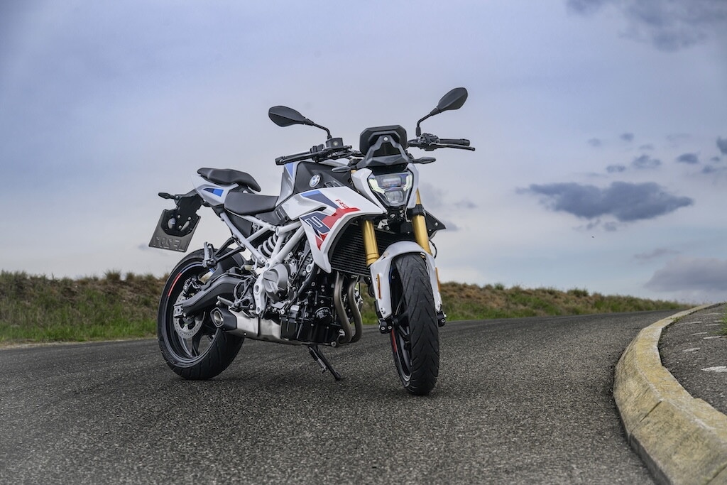 BMW F 450 R: la nuova naked A2 promette divertimento. Le foto