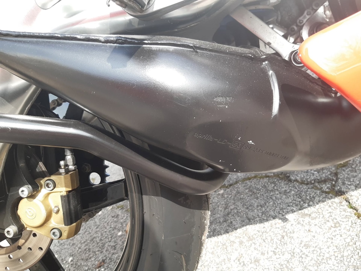 La Aprilia RS 250 di Loris Reggiani all'asta: le foto