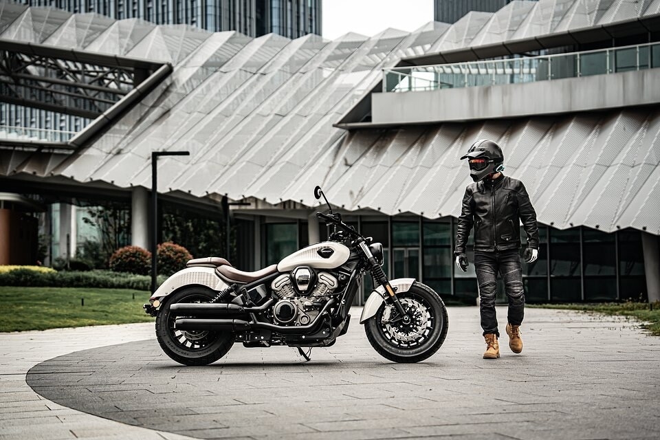 BENDA Dark Flag 950: la cruiser con cuore V4 da 109 cavalli