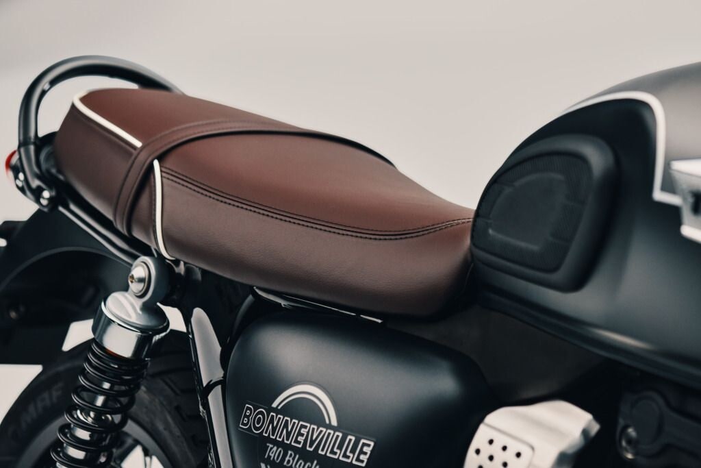 Nuove Triumph Bonneville T40 e T40 Black: le FOTO