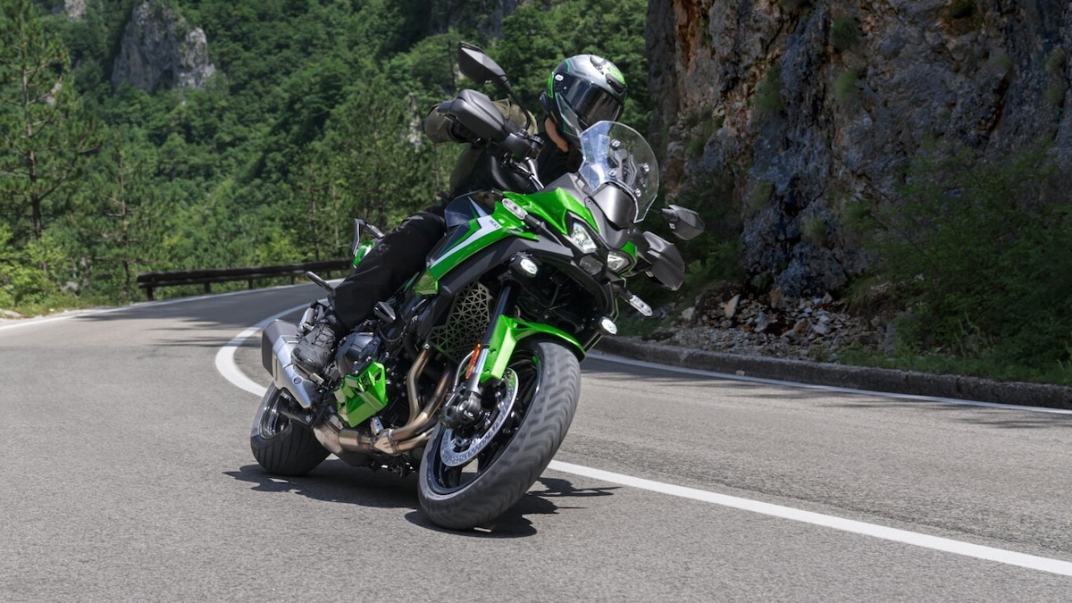 Nuova Kawasaki Versys 900: le foto