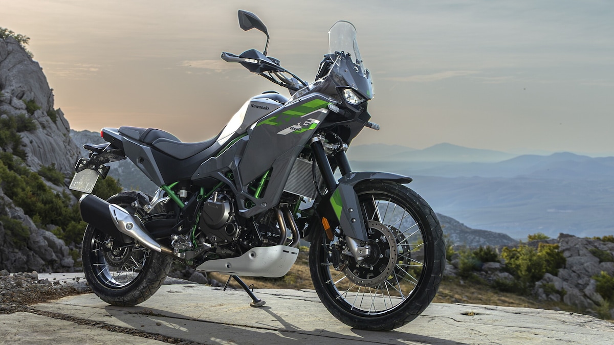 Kawasaki, ecco la KLE650: 70 CV e tanta voglia di avventure