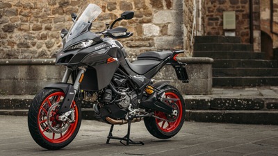 Ducati: arriva la Multistrada V2, erede della 950