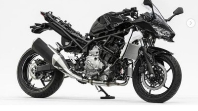 Nuova era per Kawasaki: ecco la Ninja con motore ibrido