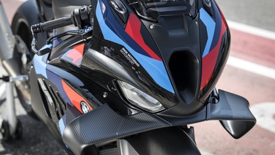 BMW M 1000 RR: le foto della prova
