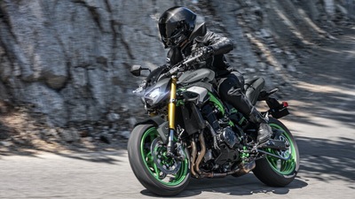 Kawasaki, nuovo look per la gamma Z 2026