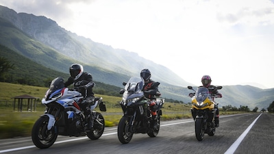 Comparativa, sportività su strada: le crossover nella Sport-bikes Arena