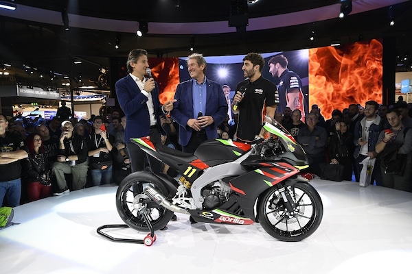EICMA 2019, Iannone presenta Aprilia Ovahle: FOTO