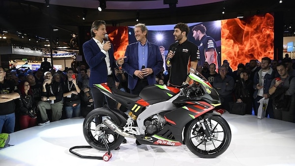 EICMA 2019, Iannone presenta Aprilia Ovahle: FOTO