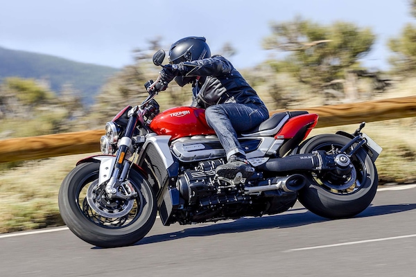 Triumph Rocket 3 R e GT, pugno di ferro