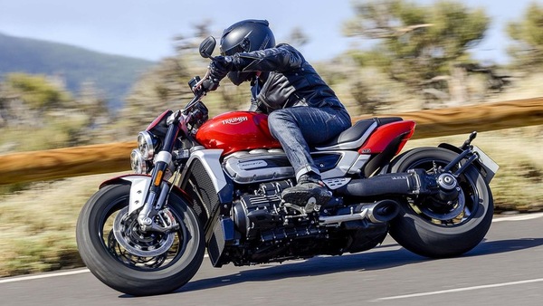Triumph Rocket 3 R e GT, pugno di ferro