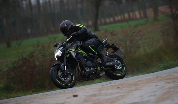 Kawasaki Z900, l’hooligan delle medie