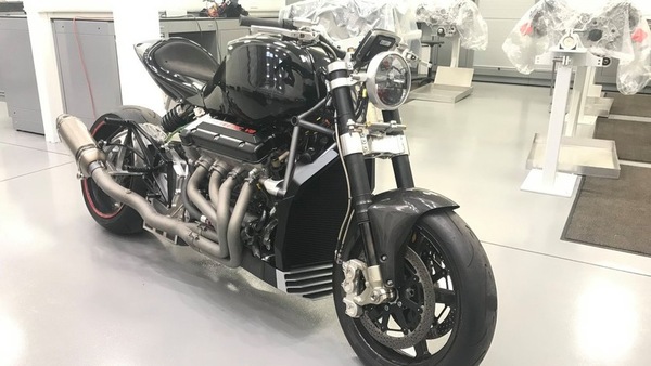 Eisenberg V8, la naked mostruosa da 500 cv