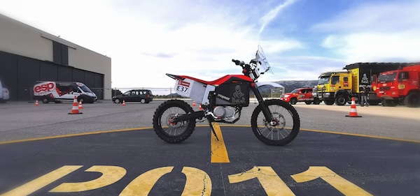 La prima moto elettrica alla Dakar è italiana