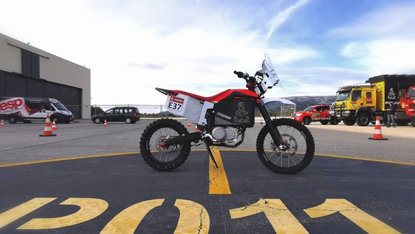 La prima moto elettrica alla Dakar è italiana