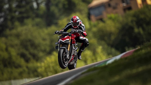 Ducati Streetfighter V4: "Da 0 a 200 in 7 secondi, una forza della natura"