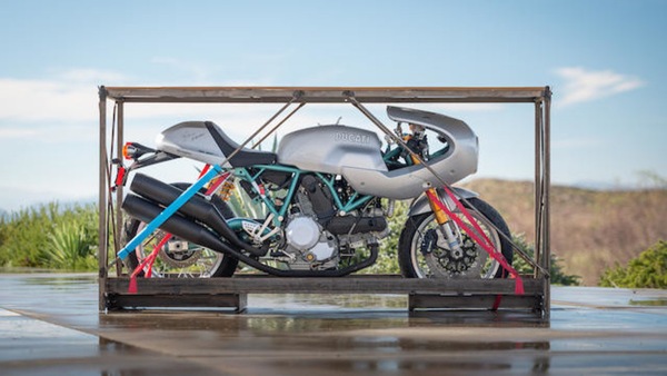 Ducati Paul Smart 1000LE nuova di zecca va all’asta