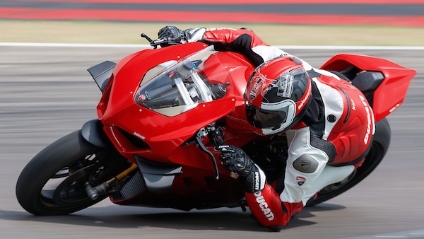Ducati Panigale V4S: come cambia la 1100 bolognese
