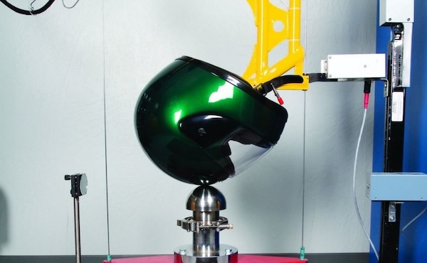 Casco moto: in USA uno su due non supera i test sicurezza