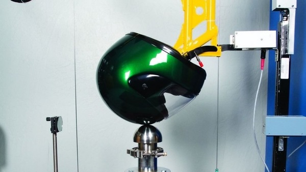 Casco moto: in USA uno su due non supera i test sicurezza