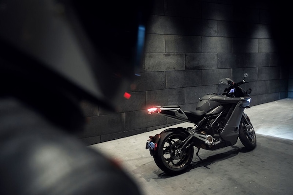 Zero SR /S, debutta la sport tourer elettrica: prezzo e info