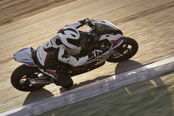 BMW, con M Performance la S 1000 RR è ancora meglio
