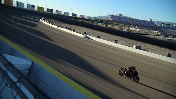 Kawasaki Z H2: che brividi sull’ovale da Nascar!