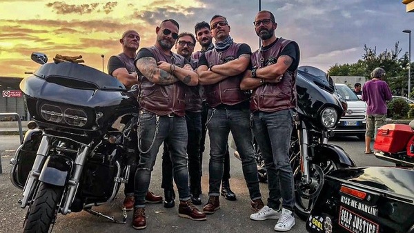 Coronavirus, quando i motociclisti portano la spesa a casa